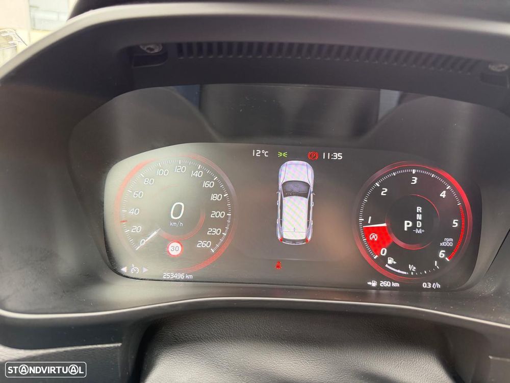 Volvo XC 40 2.0 D3 Momentum Geartronic - 12