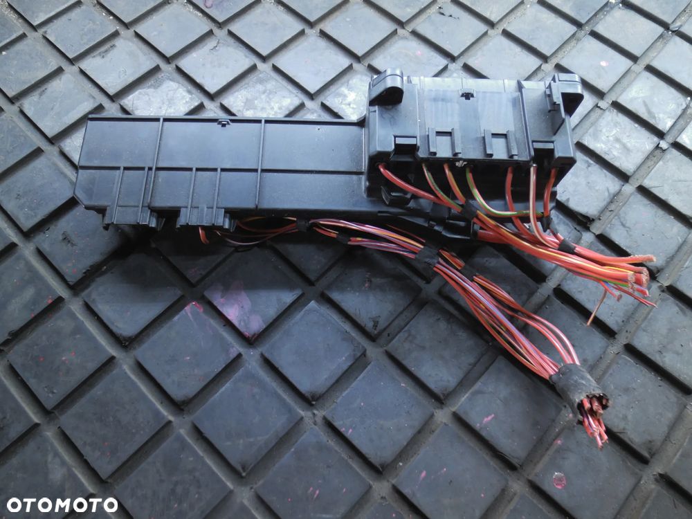 SKRZYNKA BEZPIECZNIKÓW BMW E60 E61 6957330 - 1