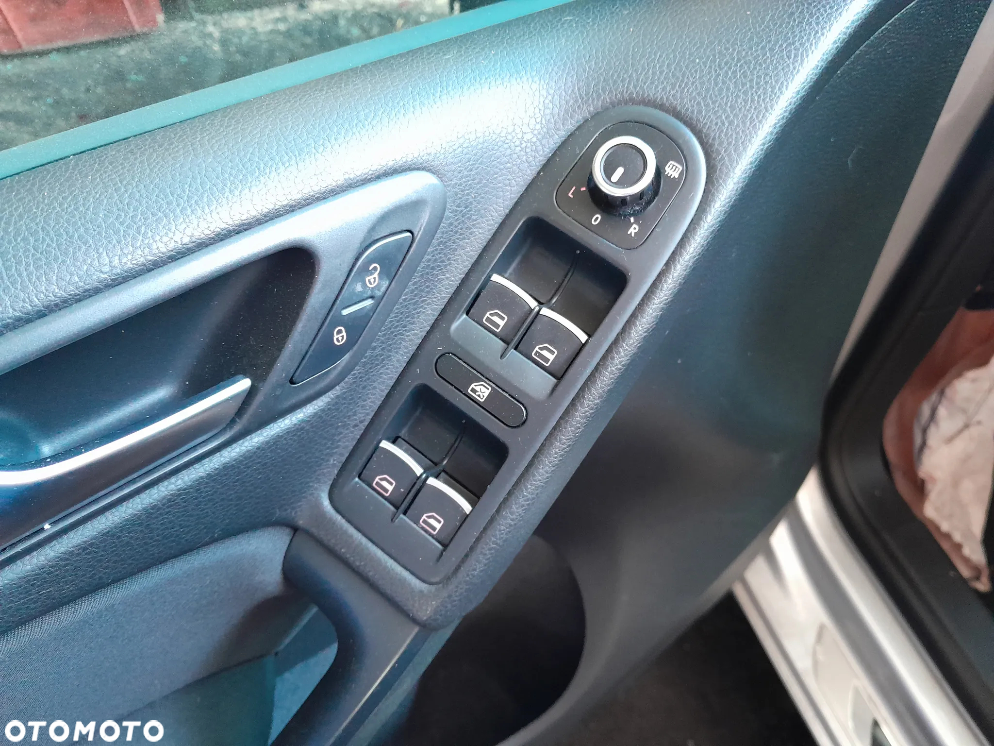 Przełącznik szyb lusterek VW Golf VI 08-13r. - 2