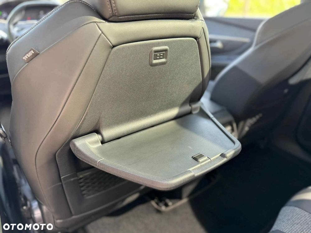 Peugeot 5008 1.5 BlueHDI Allure S&S EAT8 - 31