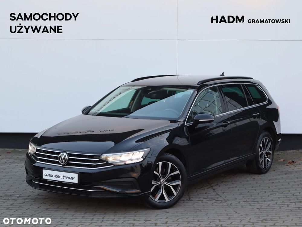 Volkswagen Passat - 1