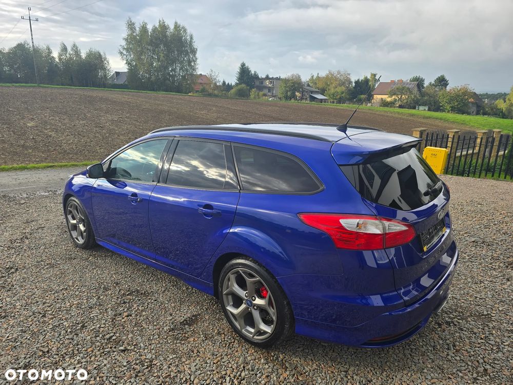 Ford Focus 2.0 EcoBoost ST mit Leder-Sport-Paket - 18
