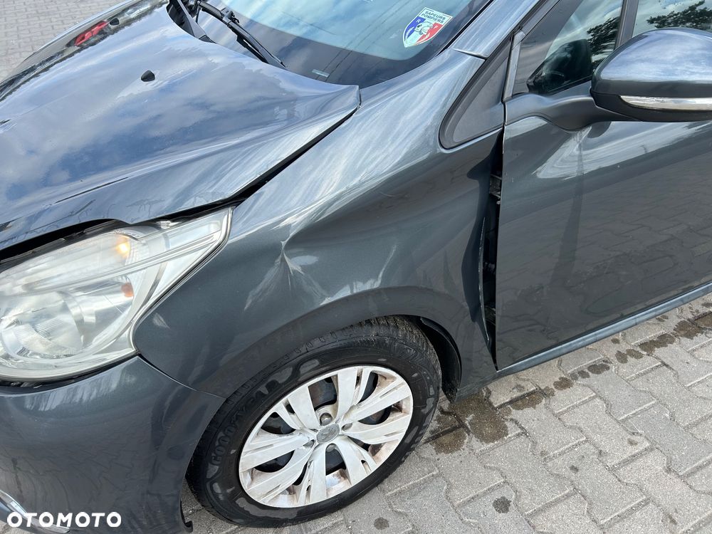Peugeot 208 - 11