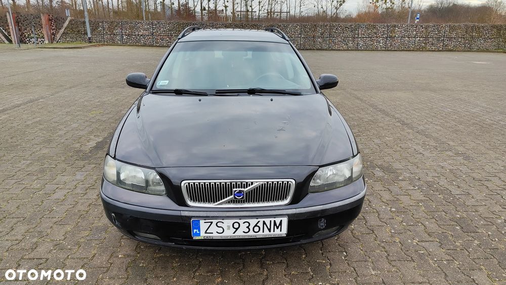 Volvo V70 2.4 Momentum - 1