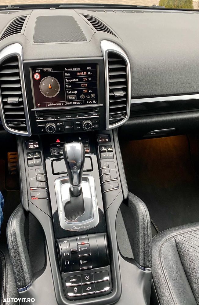 Porsche Cayenne - 7