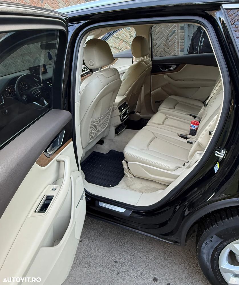 Audi Q7 - 7