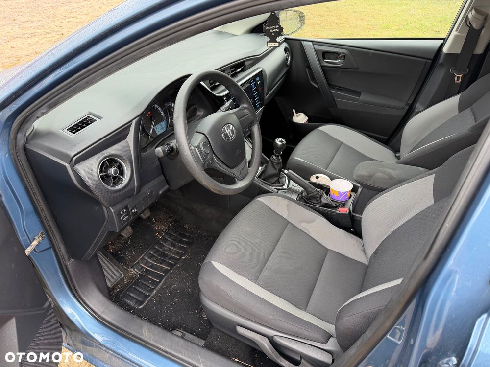 Toyota Auris - 14