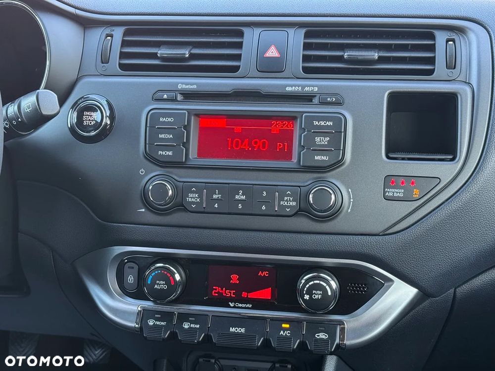 Kia Rio - 36