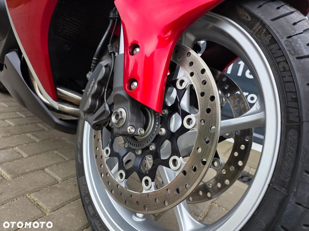 Honda VFR - 27