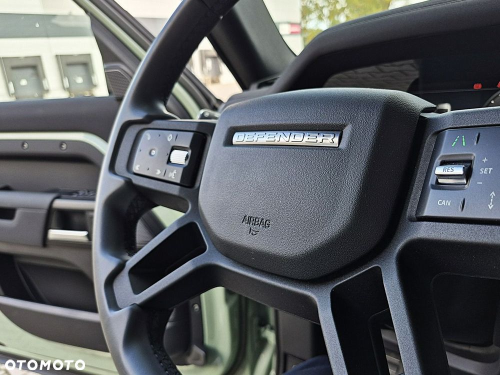 Land Rover Defender 90 D300 75th Limited Edition - 40