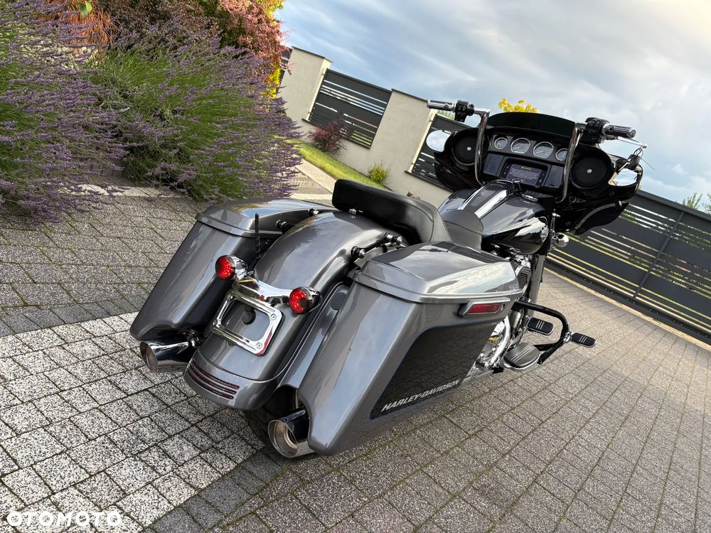 Harley-Davidson Touring Street Glide - 8