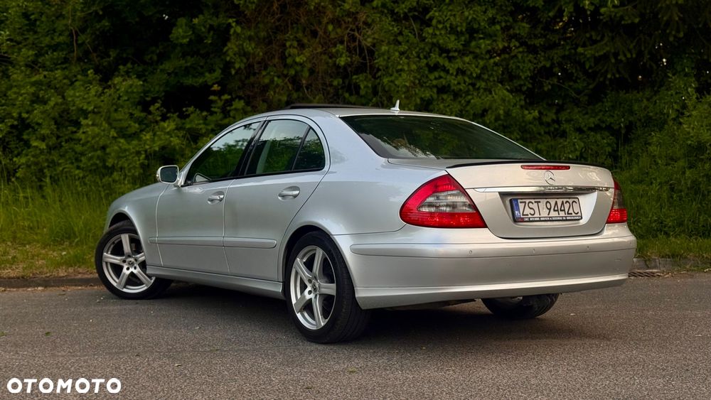 Mercedes-Benz Klasa E - 23