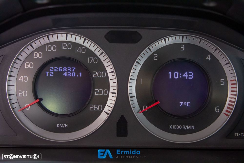 Volvo V60 2.0 D3 Momentum - 26