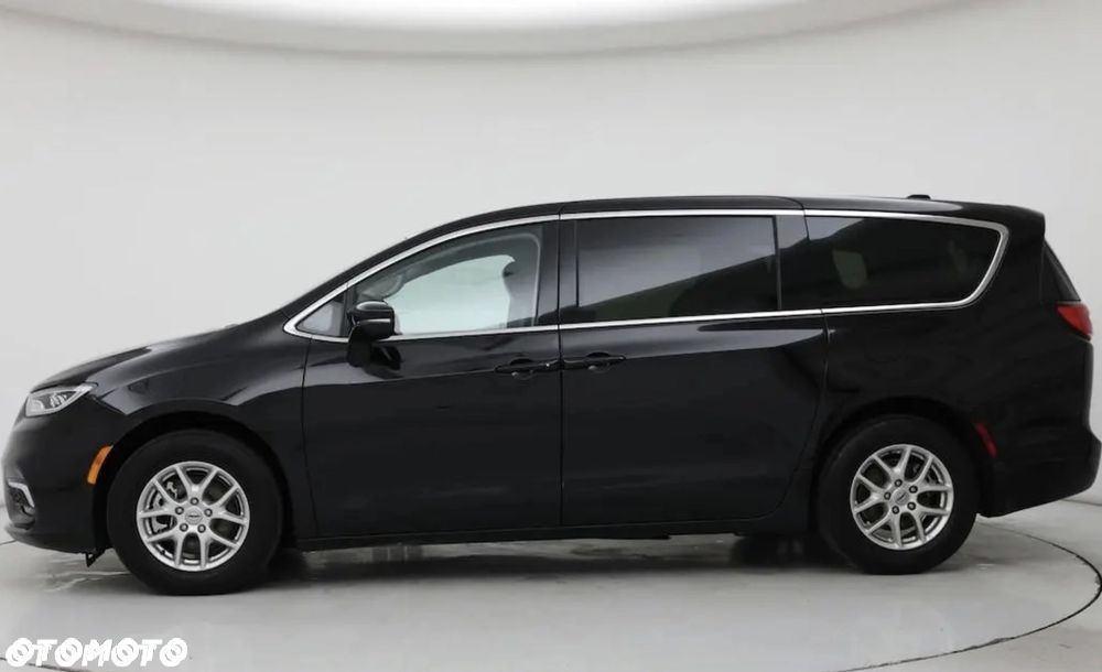 Chrysler Pacifica - 3