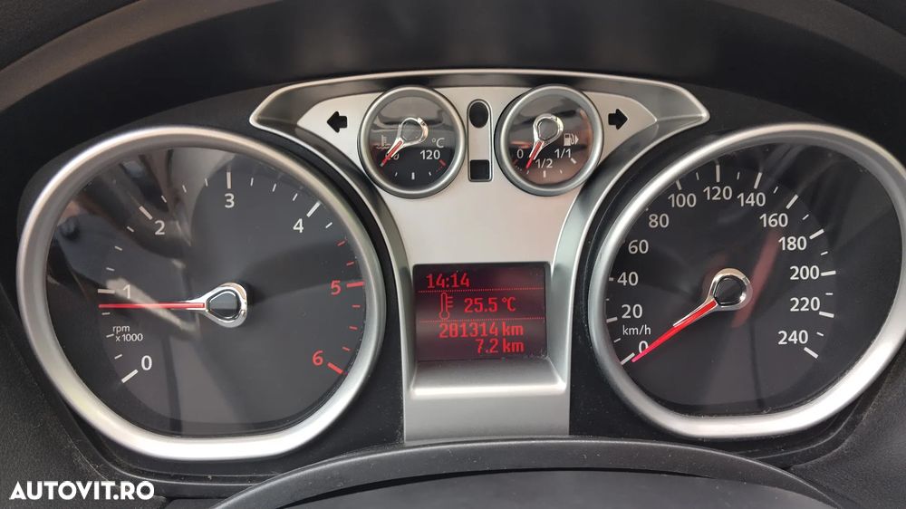 Ford Focus 1.8 TDCi Futura - 12