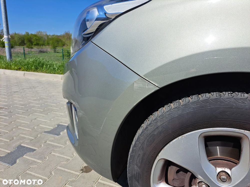 Kia Carens 1.7 CRDi L - 12