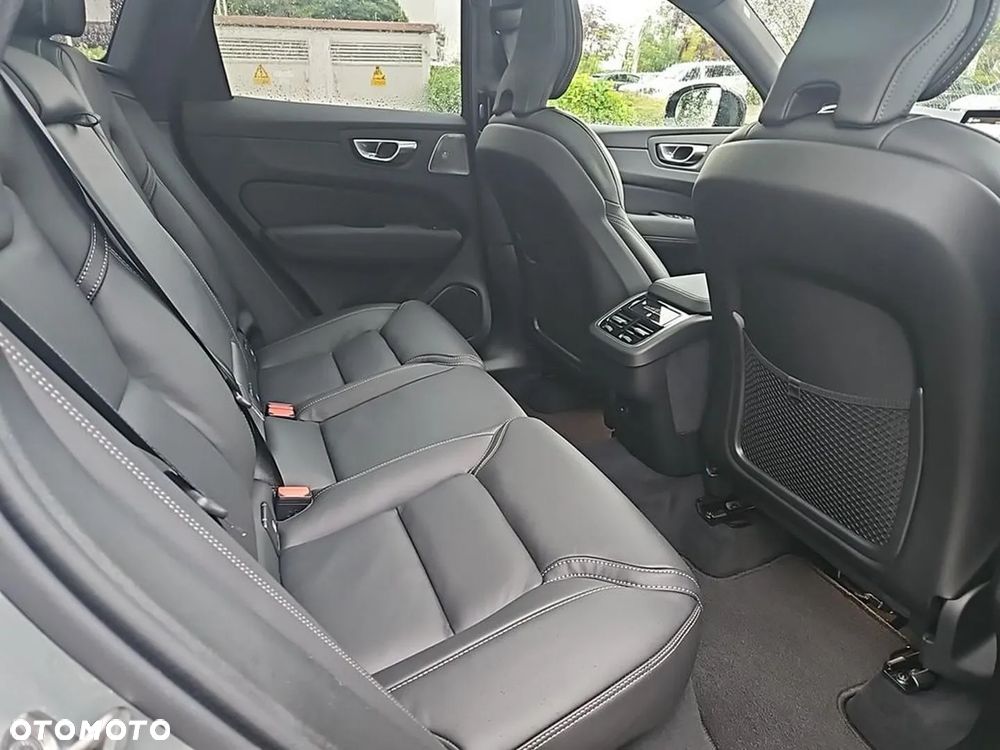 Volvo XC 60 B5 B AWD Ultra Black Edition - 18