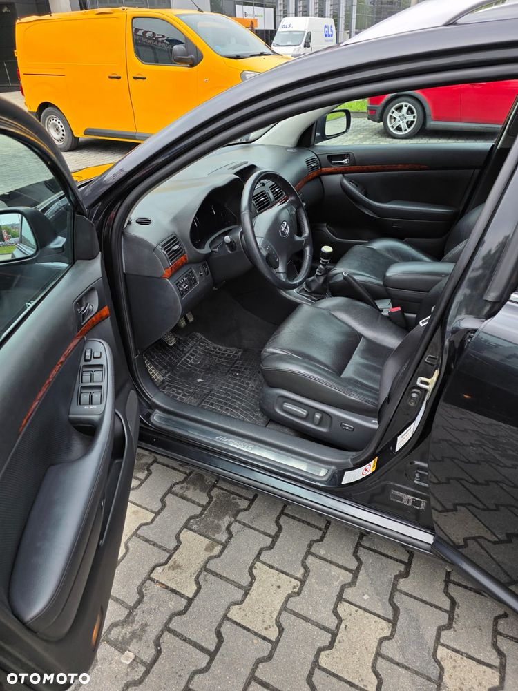 Toyota Avensis 2.2 D-4D Prestige - 11