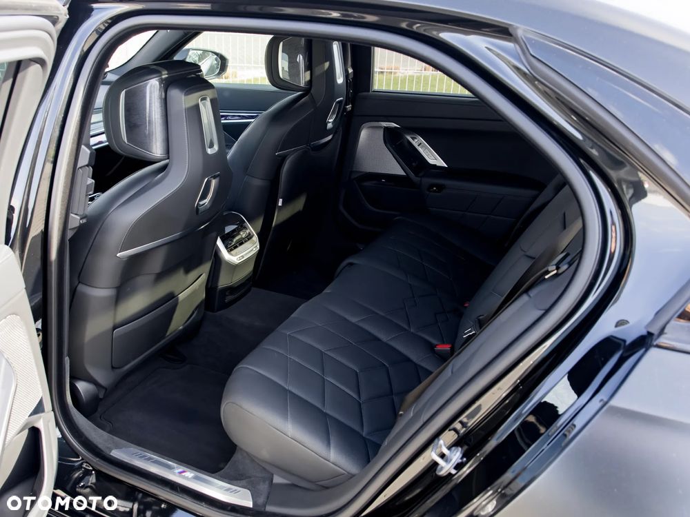 BMW Seria 7 - 25