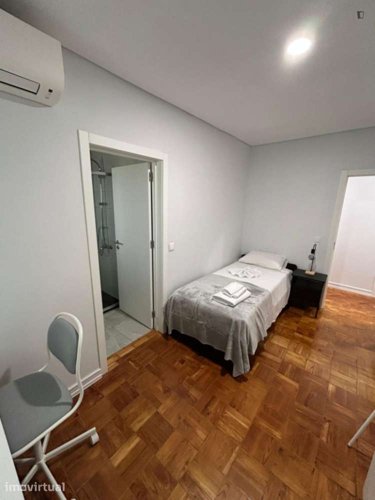 Quarto - localizado em Sete Rios Lisbon - Grande imagem: 3/15