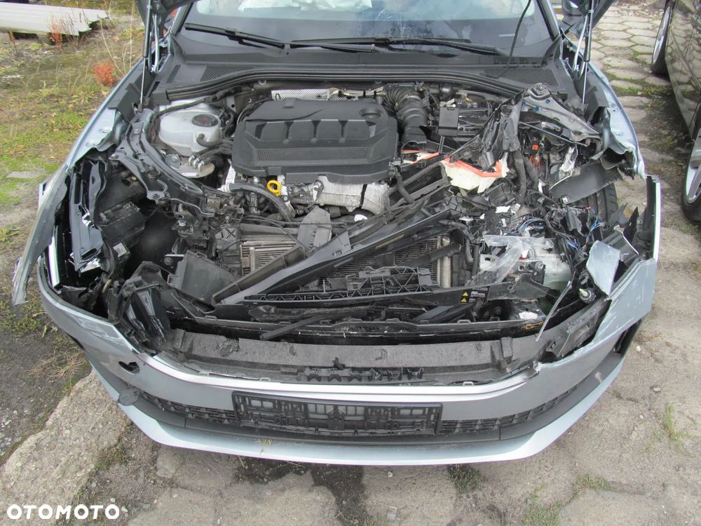 Skoda Superb 2.0 TDI SCR Essence DSG - 11