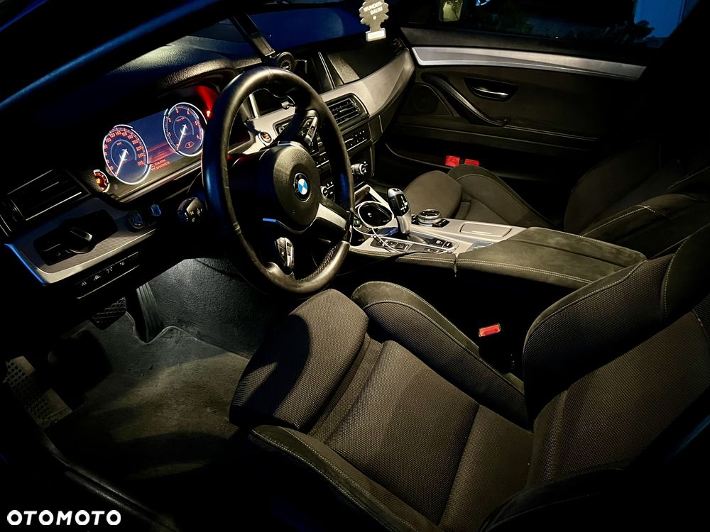 BMW Seria 5 520d - 24