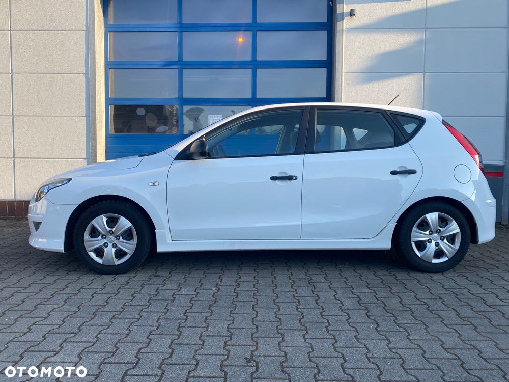 Hyundai i30 1.4 Base + World Cup - 2