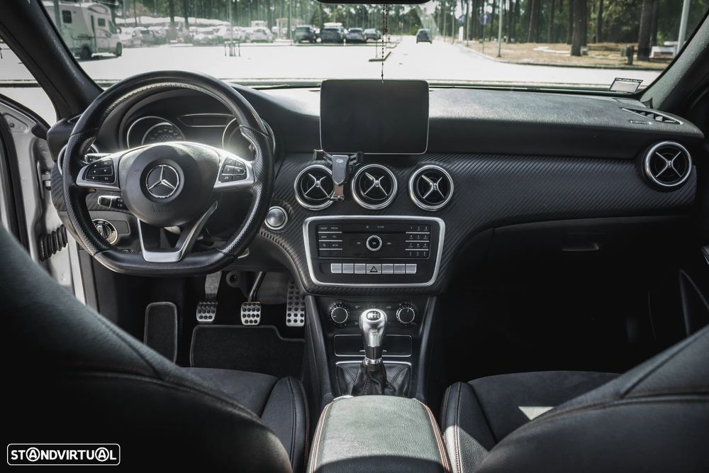 Mercedes-Benz A 180 d AMG Line - 13
