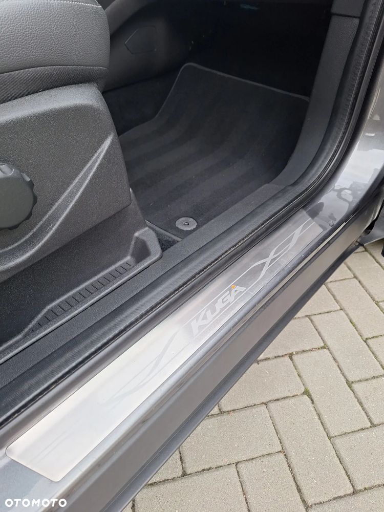 Ford Kuga - 33