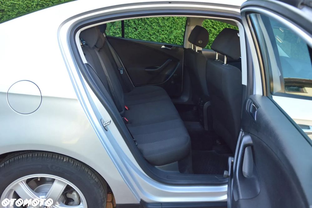 Volkswagen Passat 1.6 Trendline - 13