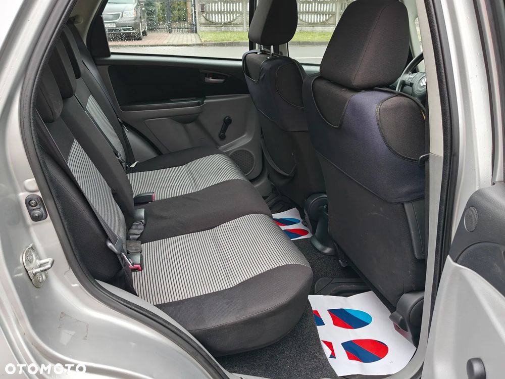 Suzuki SX4 - 8