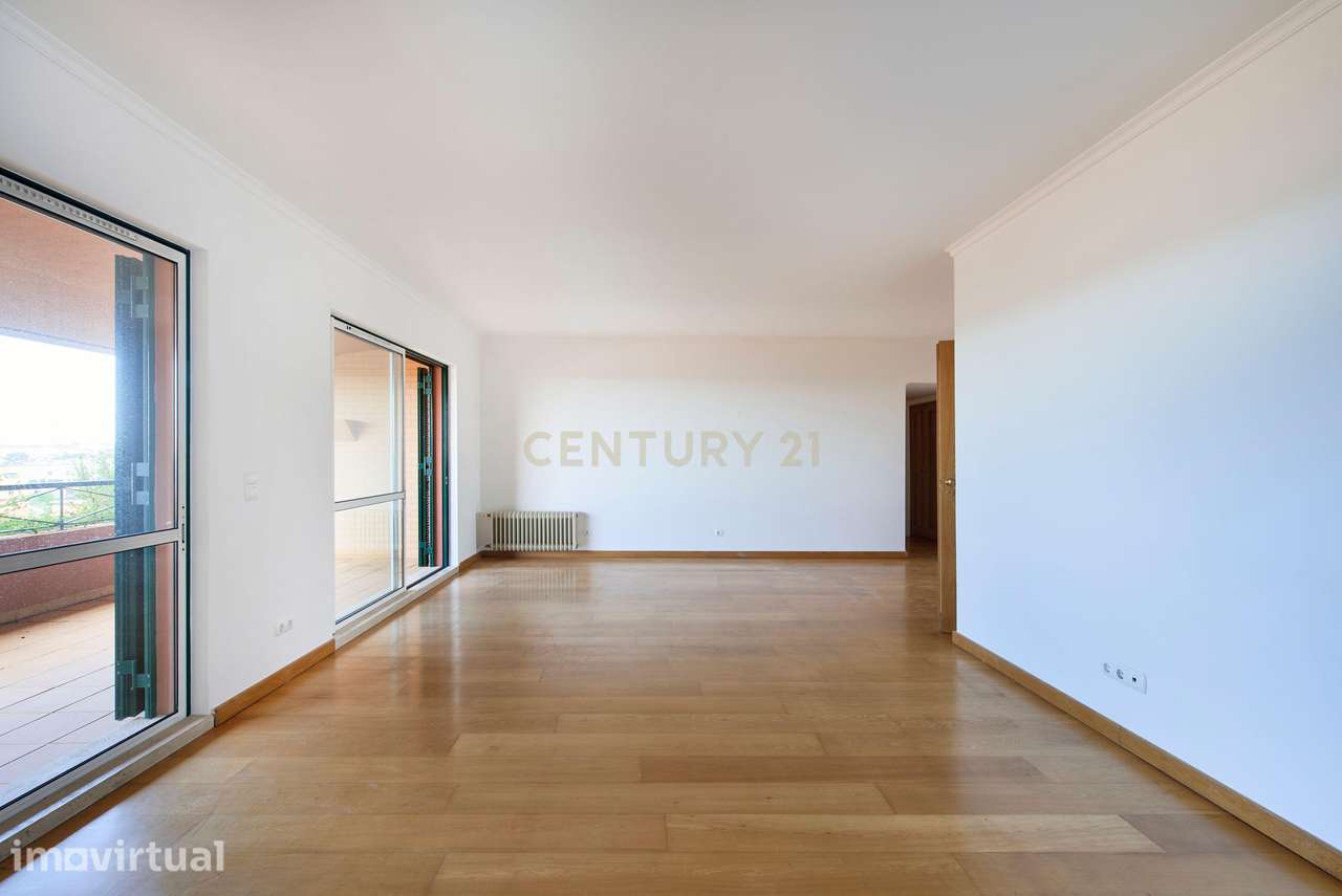 T4 com Vista Mar em Condomínio Privado com Piscina no Estoril - Grande imagem: 4/60