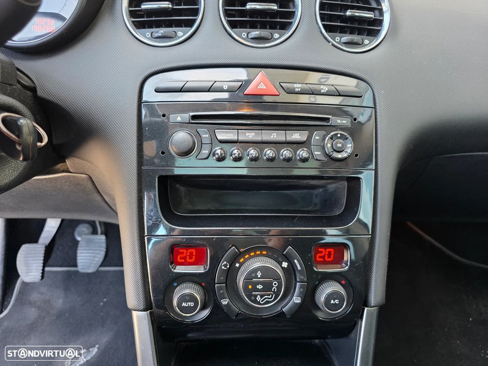 Peugeot 308 1.6 e-HDi Sportium CVM6 - 17