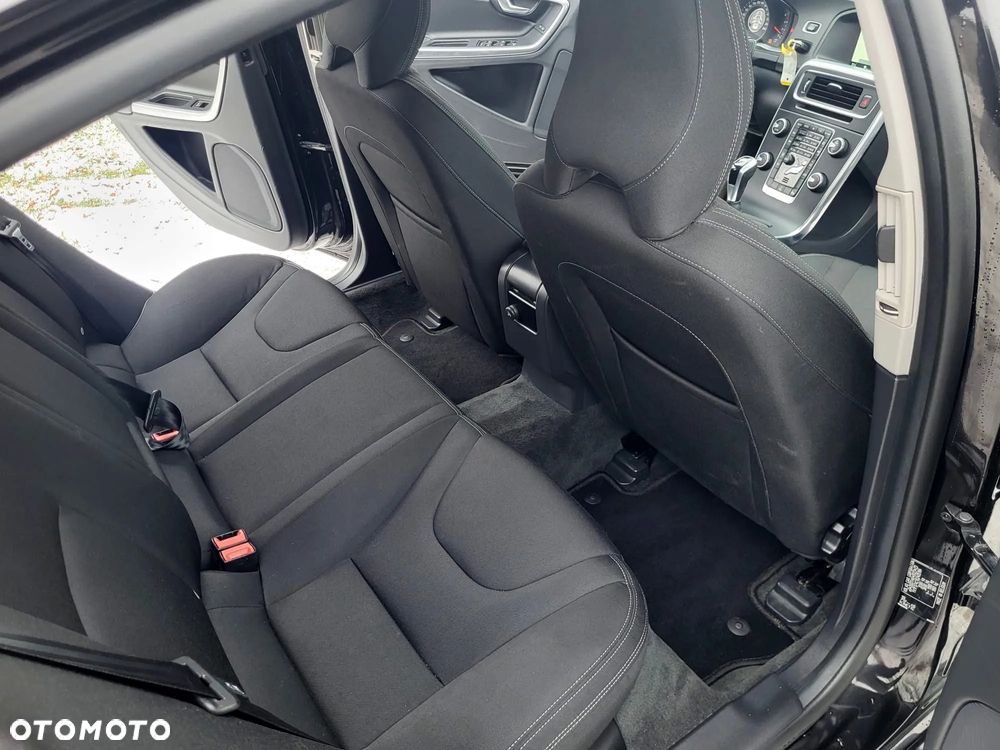 Volvo S60 D2 Momentum - 8