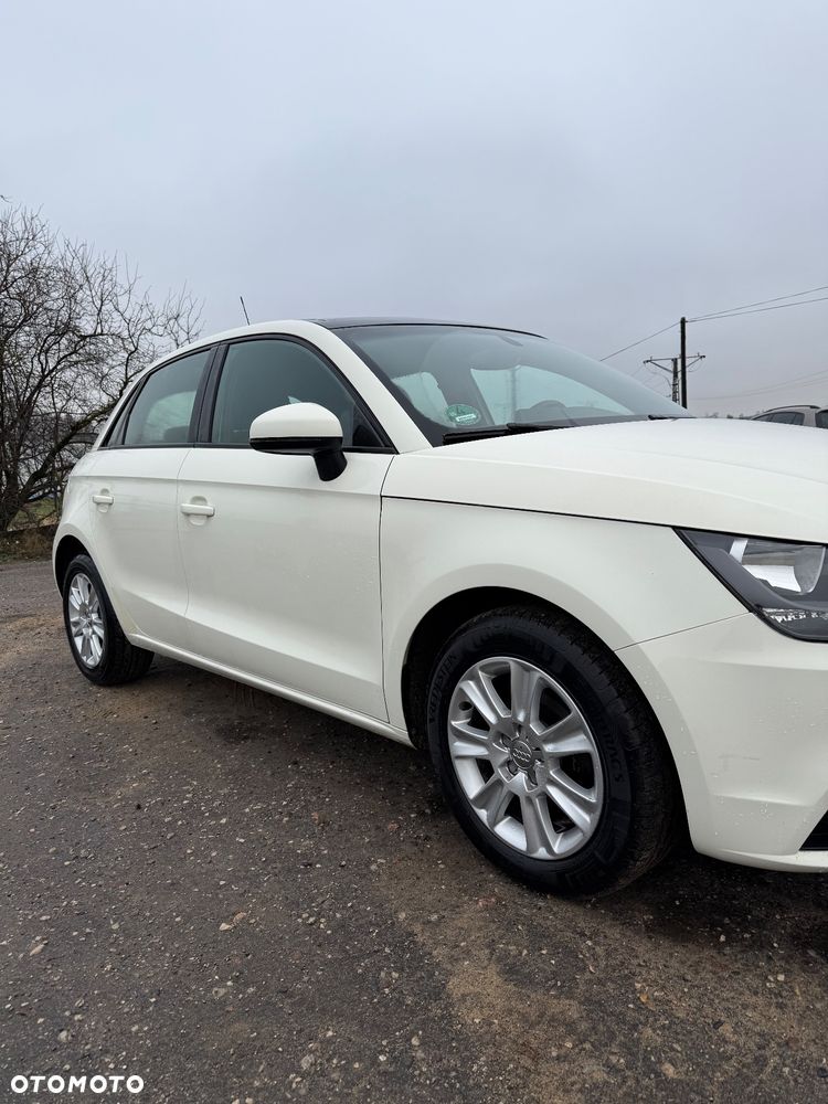 Audi A1 Sportback 1.6 TDI S line edition - 2