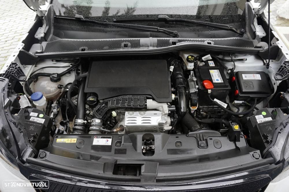 Peugeot 2008 1.2 PureTech GT Line - 30