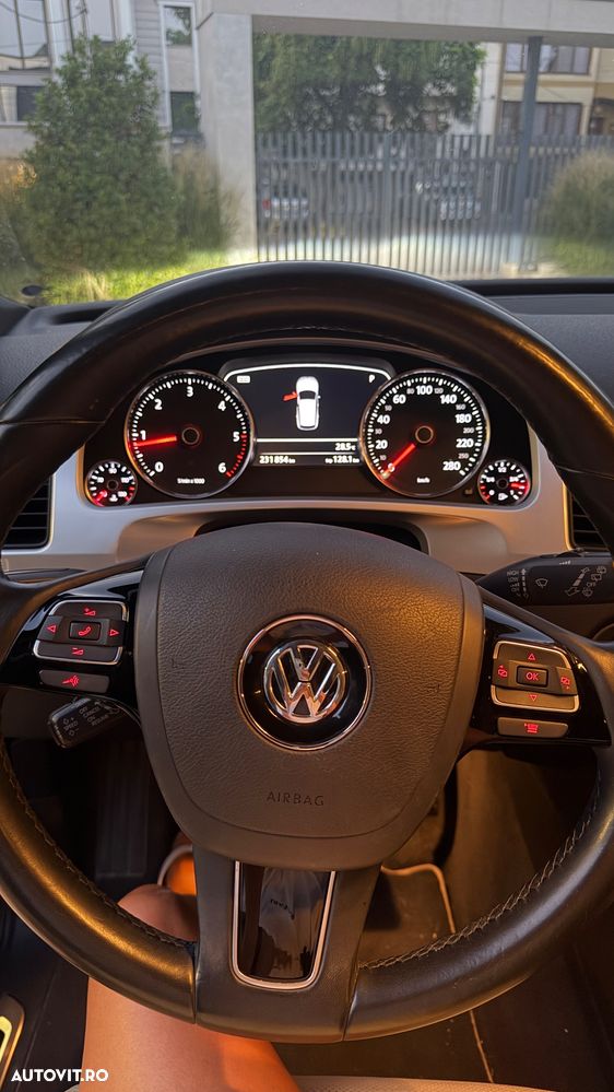 Volkswagen Touareg 3.0 V6 TDI BMT - 17