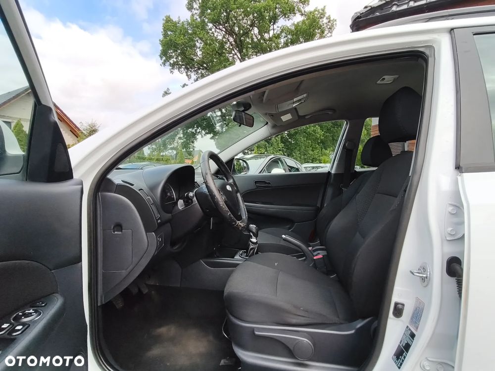 Hyundai i30 1.6 CRDi Classic + - 26