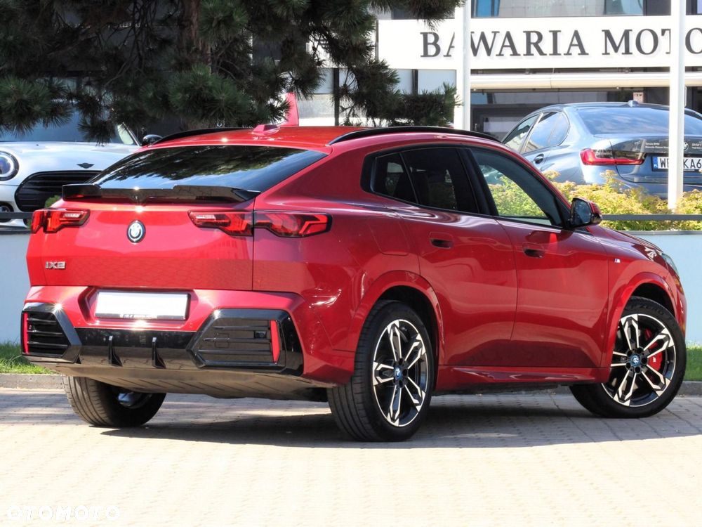 BMW iX2 eDrive20 66.5kWh M Sport - 3