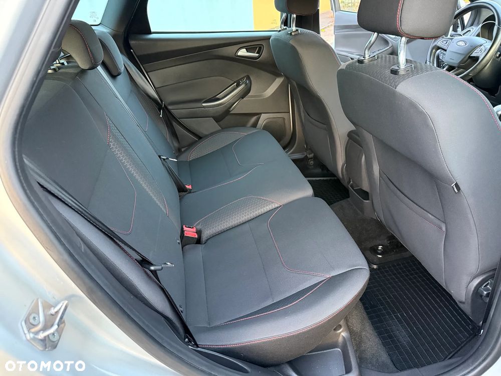 Ford Focus 1.0 EcoBoost Start-Stopp-System ST-LINE STYLE - 13