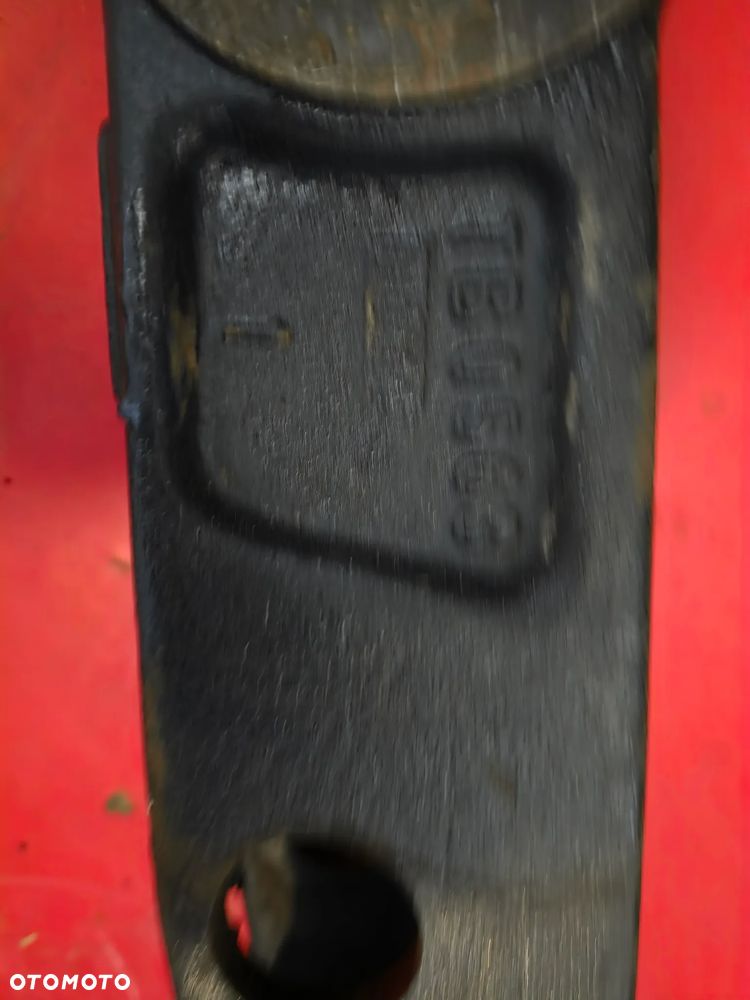 Wieszak ramion Valtra 8150, 8350, 8450, 8550 - 4