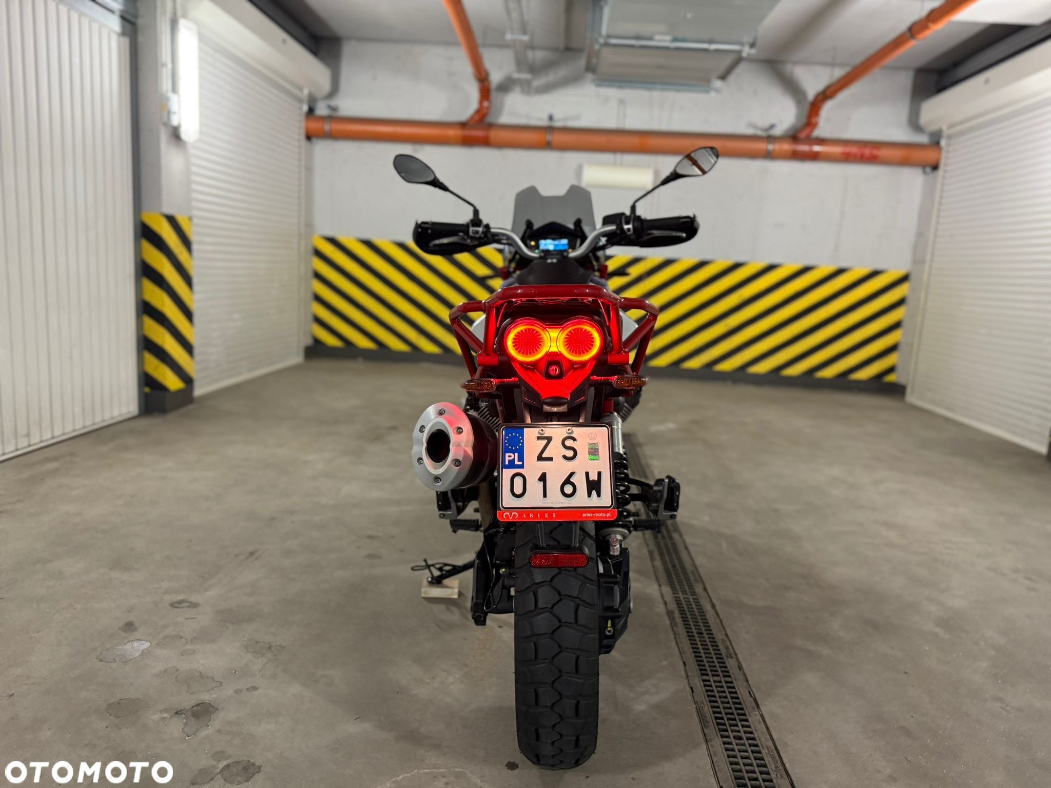 Moto Guzzi V85 - 11
