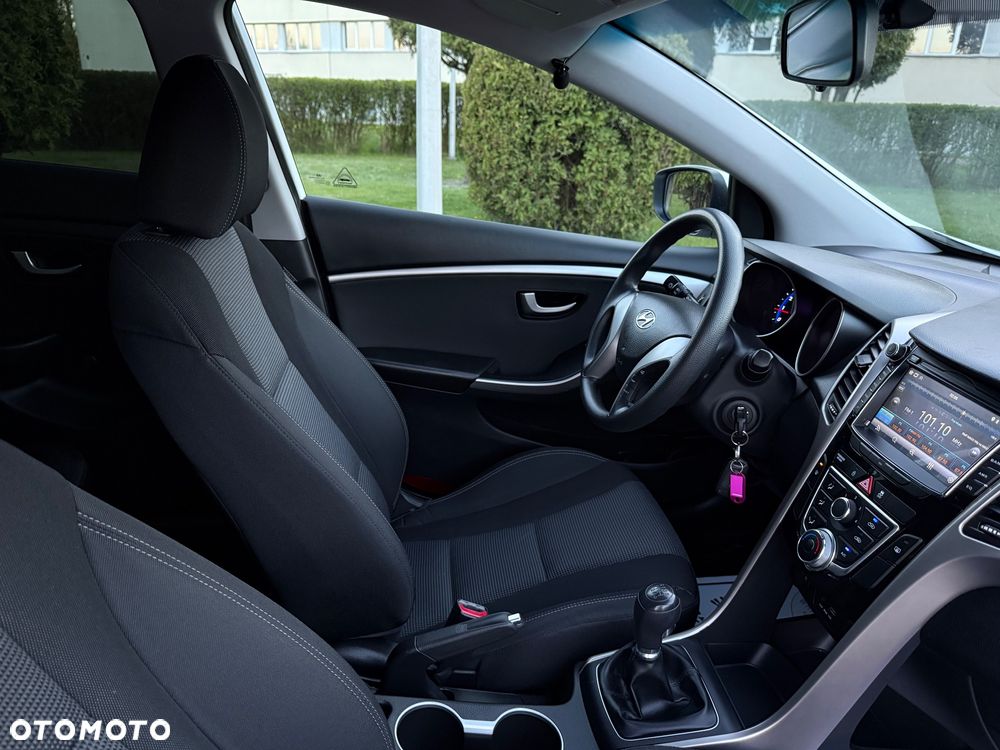 Hyundai i30 blue 1.4 Style - 6