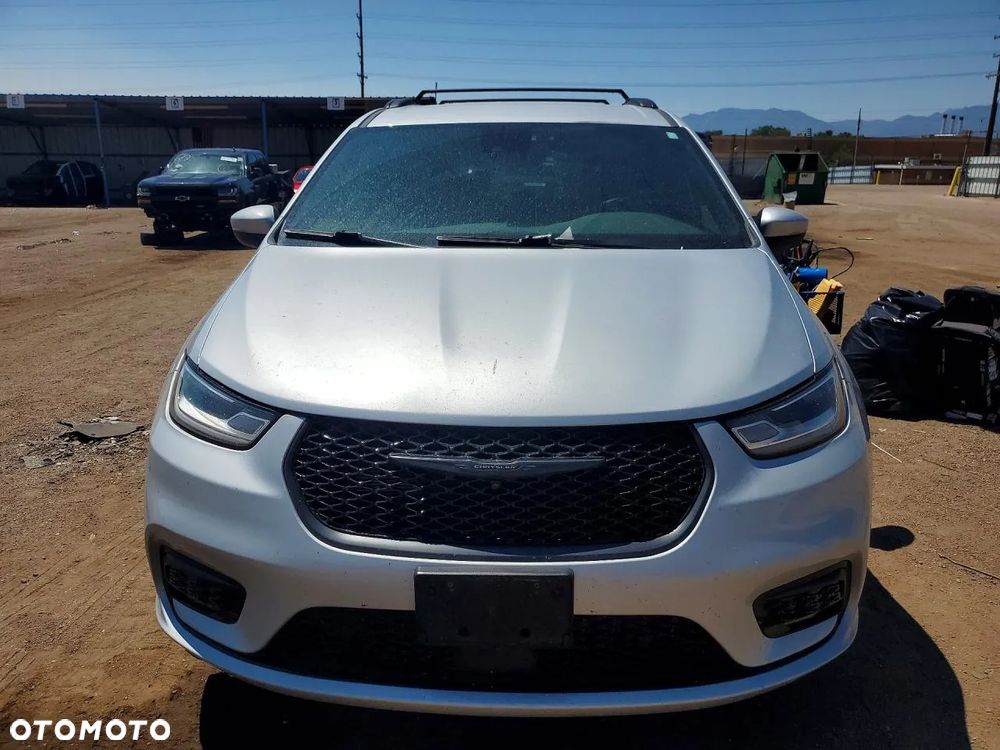 Chrysler Pacifica - 5