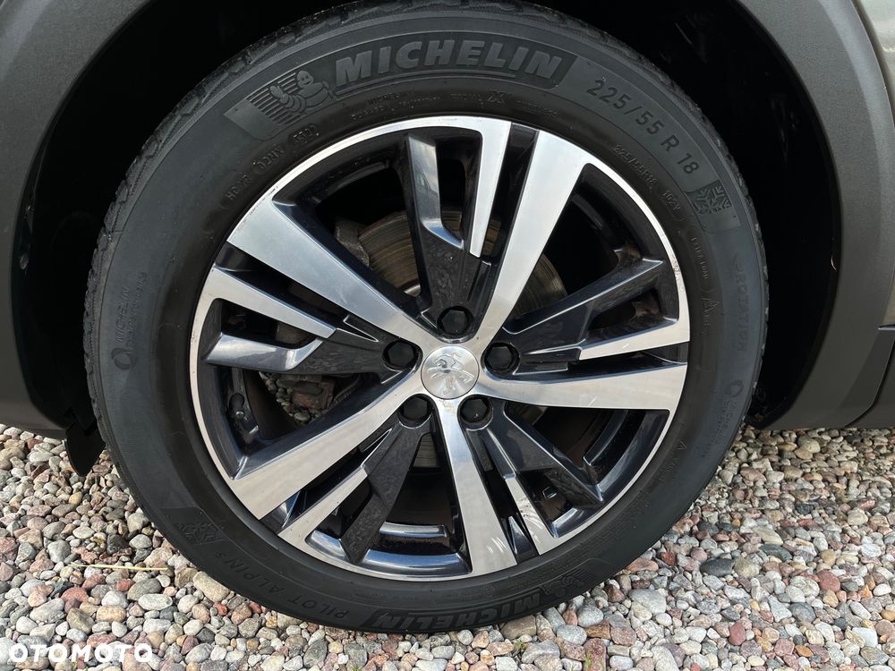 Peugeot 5008 1.2 PureTech Allure S&S - 33