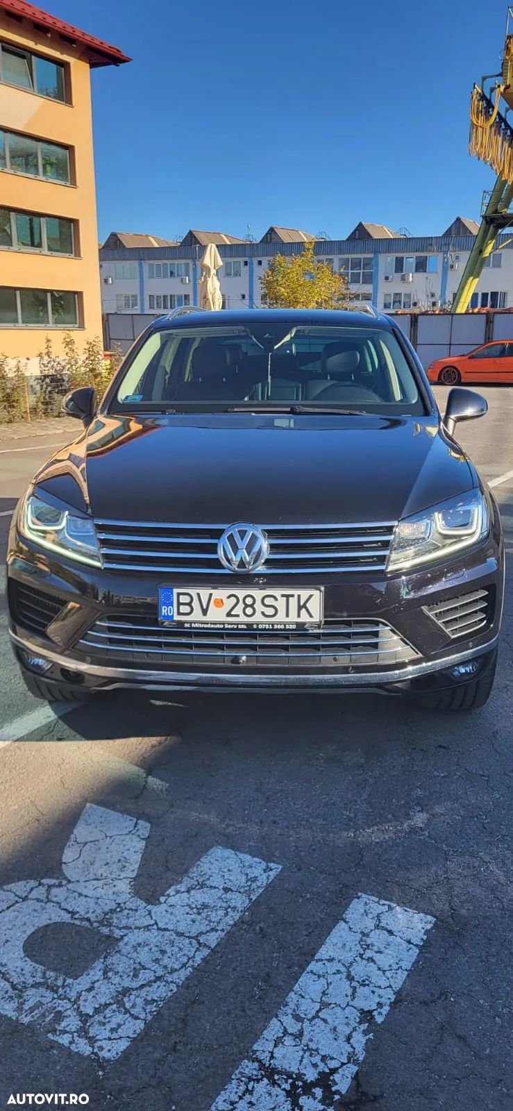 Volkswagen Touareg - 1
