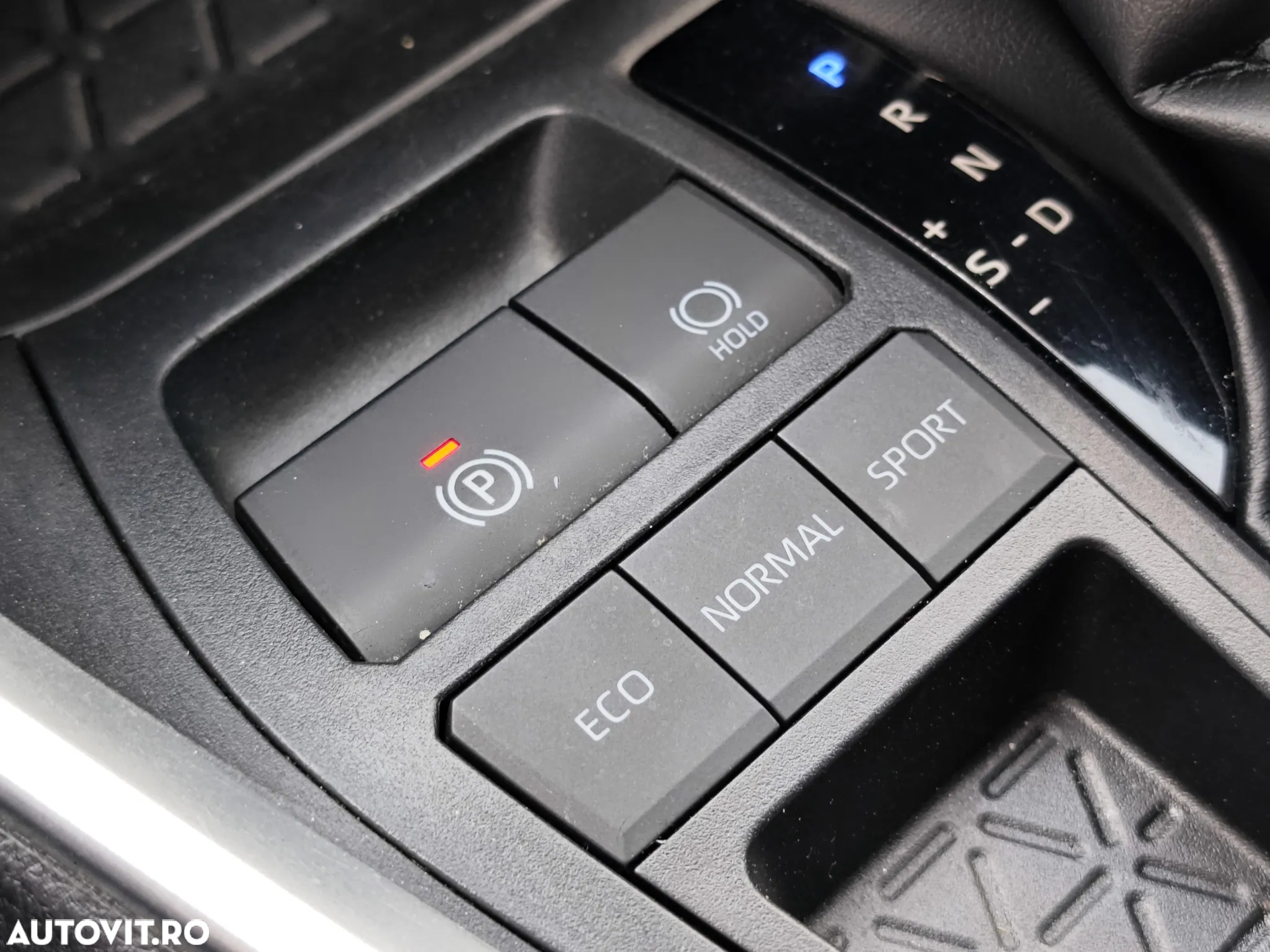 Toyota RAV4 2.5 Hybrid VVT-iE 4x2 Dynamic - 28
