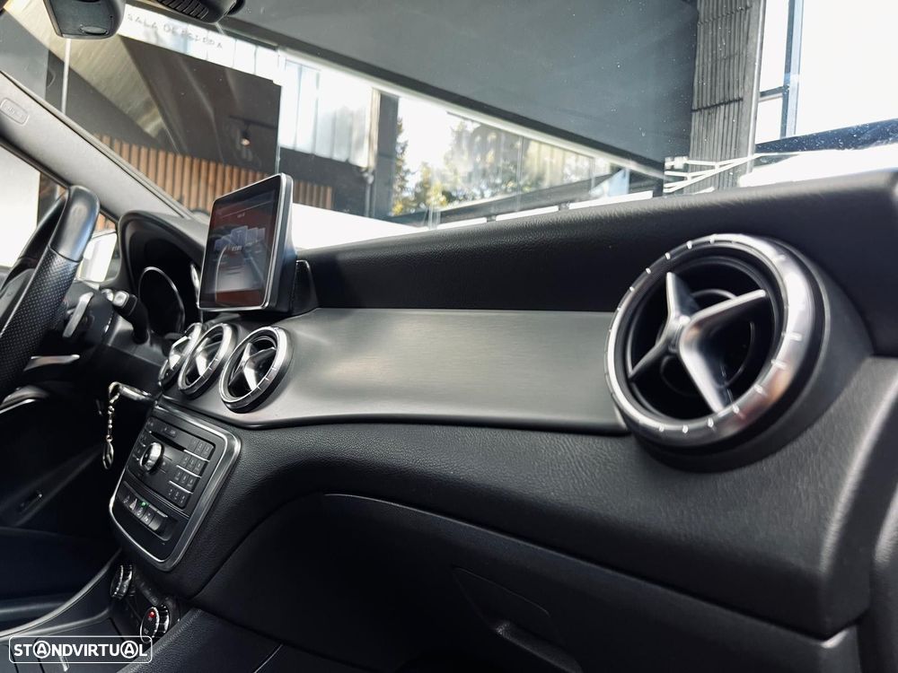 Mercedes-Benz CLA 220 CDI AMG Line Aut. - 37
