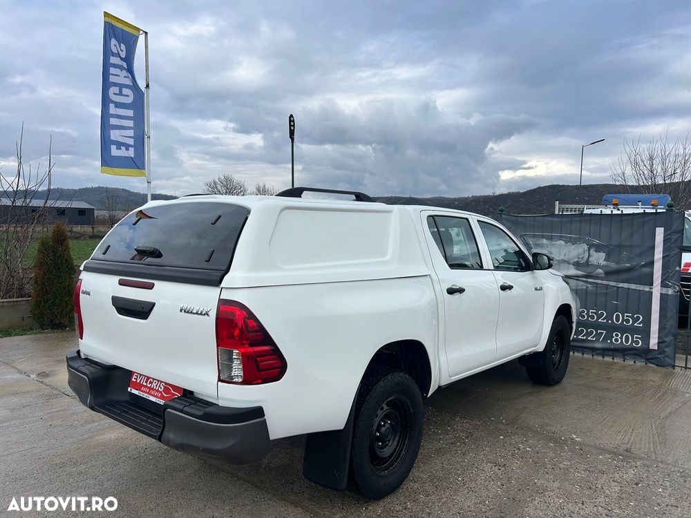 Toyota Hilux 2.4D 150CP 4x4 Double Cab 6MT Style - 13