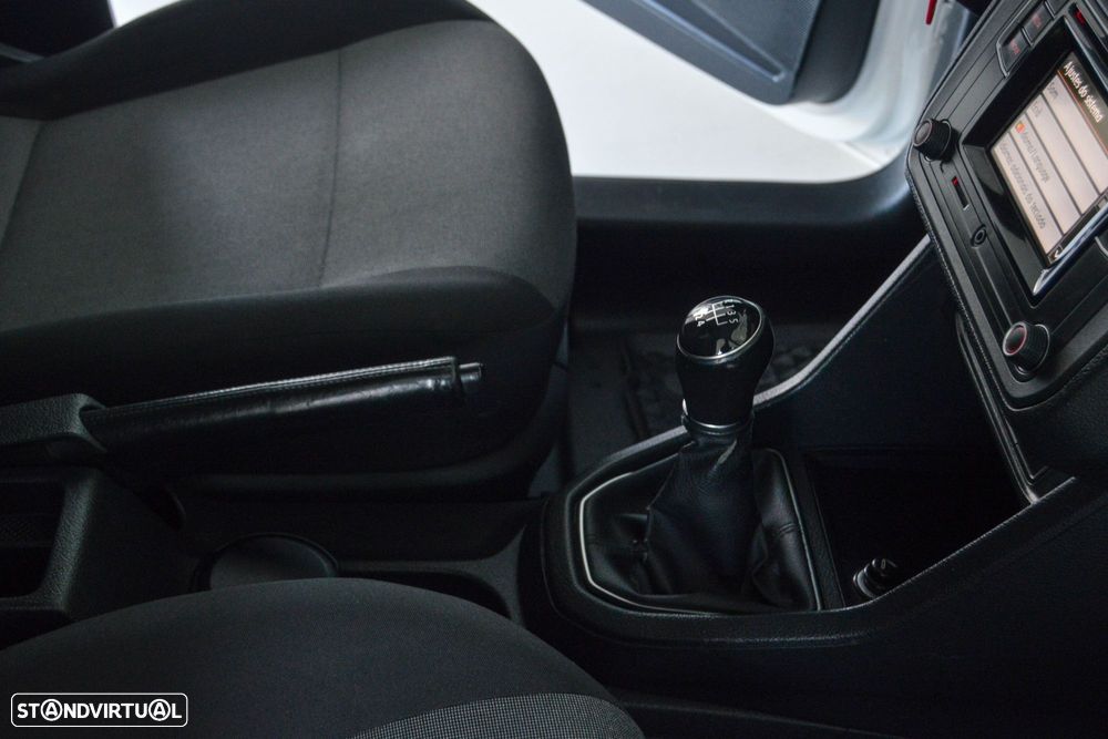 VW Caddy 2.0 TDi BlueMotion 2L - 41